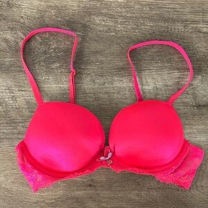 ❄️ Victoria's Secret Hot Pink Lace Push Up Bra Size 32C